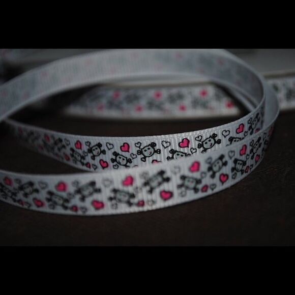 5/$20 grosgrain Ribbon 7/8” 5 yards skull kitties - Picture 3 of 3